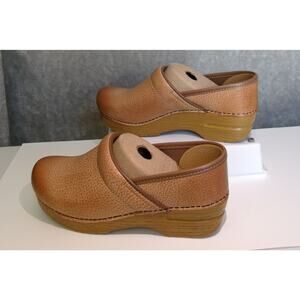 NIB Dansko Honey Distressed Nursing Clogs Size 37W US 6.5 - 7